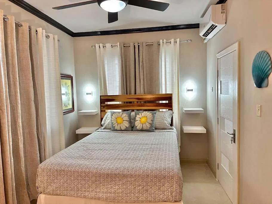 The Shelton Tower 1 Apartamento Montego Bay
